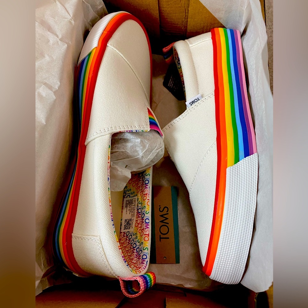 NWT Toms Alpargata Fenix Pride Rainbow/White 🏳️‍🌈